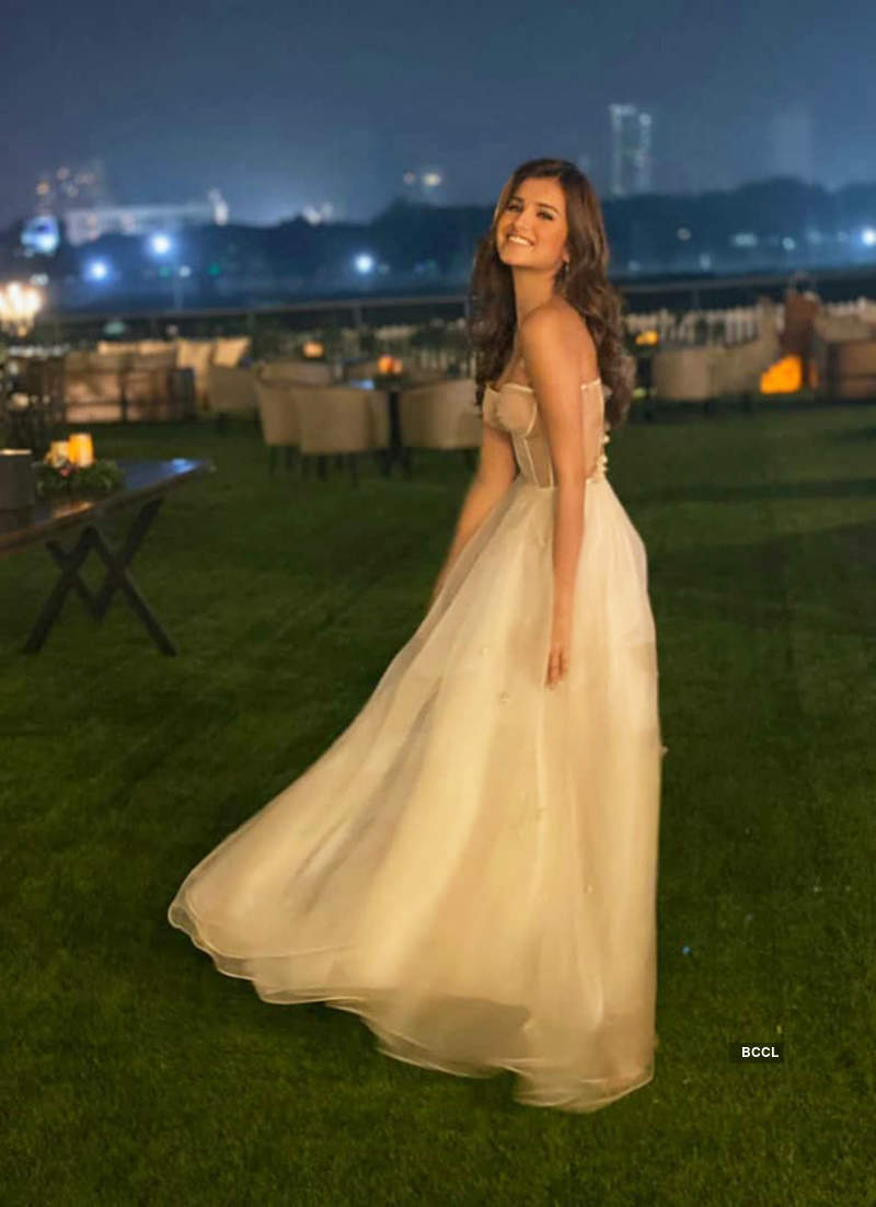 These stylish pictures of Tara Sutaria make heads turn on the internet