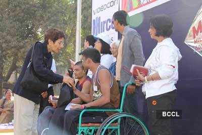 Eisha, Milind help physically challenged