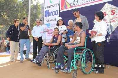 Eisha, Milind help physically challenged