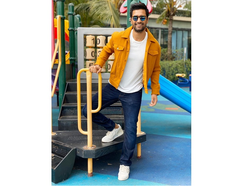 Vicky Kaushal's uber-cool photo will drive away your mid-week blues!