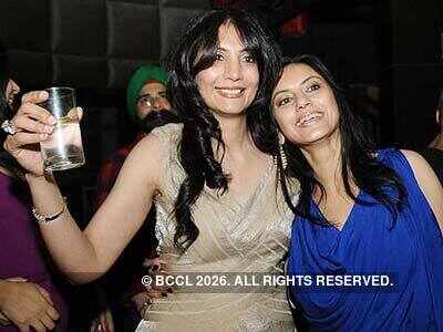  Saturday Night @ F Grill Saket