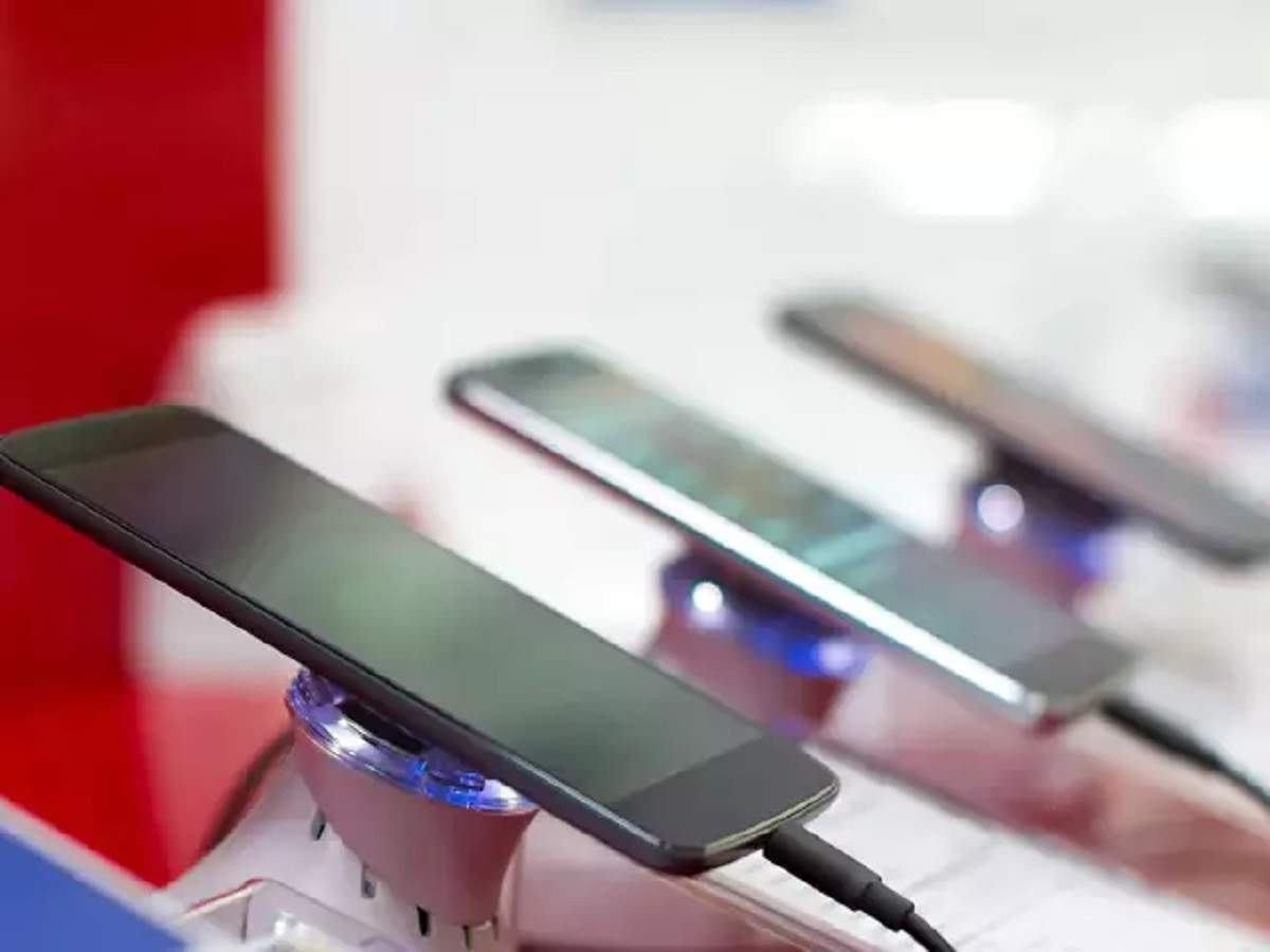India beats US, is now the second-biggest smartphone market: Top gainers and losers | Gadgets Now