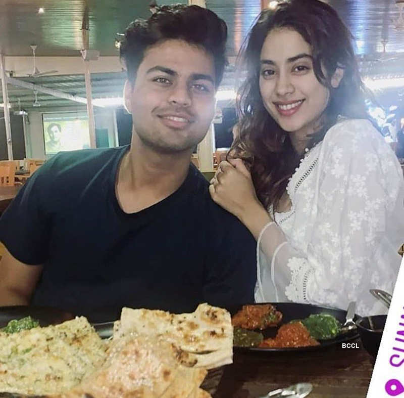 New pictures of Janhvi Kapoor and rumoured ex-beau from their secret getaway