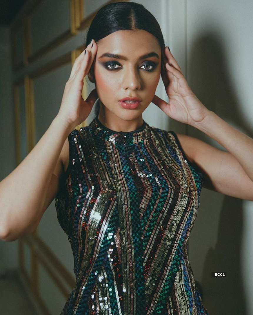 These captivating photoshoots of Ruhi Singh you surely can’t give a ...