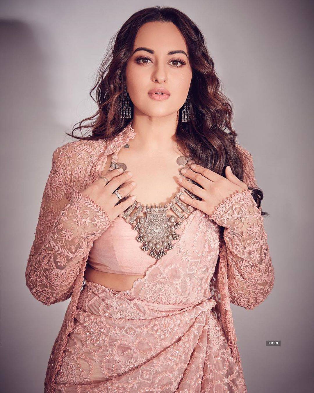 Sonakshi Sinha's latest photoshoots go viral on social media