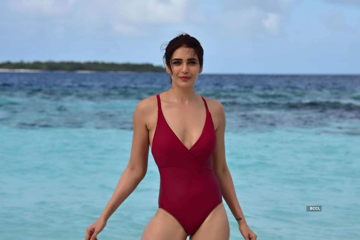 Naagin 3 actress Karishma Tanna shares breathtaking pictures from her beach vacation