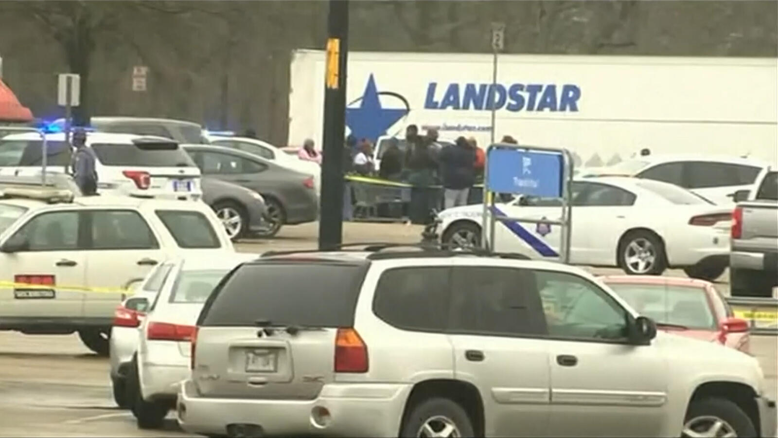 Two cops shot, gunman killed in Arkansas Walmart