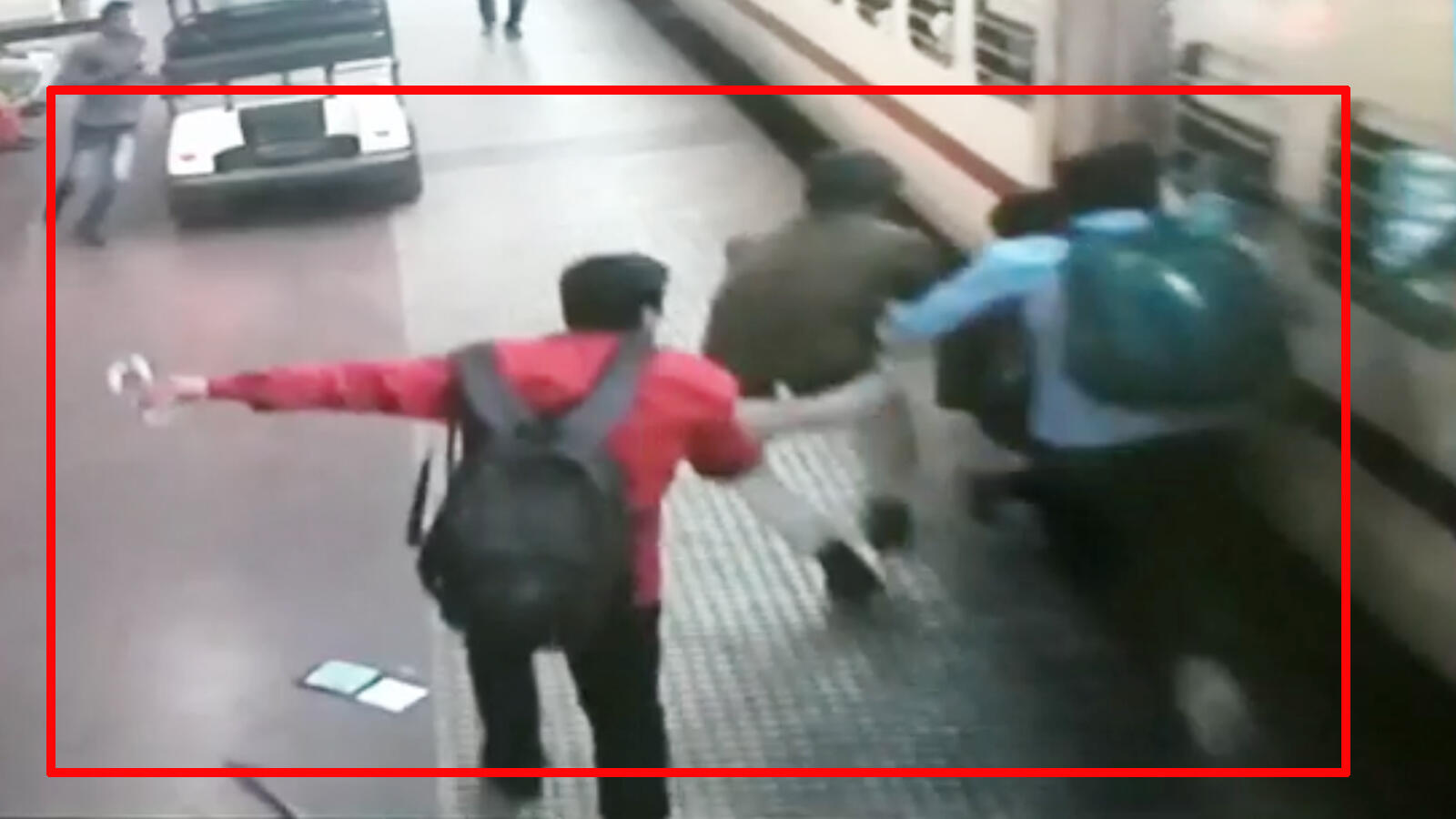 On cam: RPF cop saves woman passenger at Bhubaneswar railway station