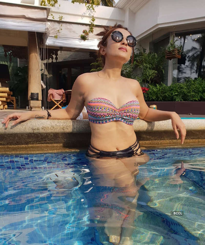 Jamai Raja actress Shiny Doshi's Dubai vacation pictures go viral