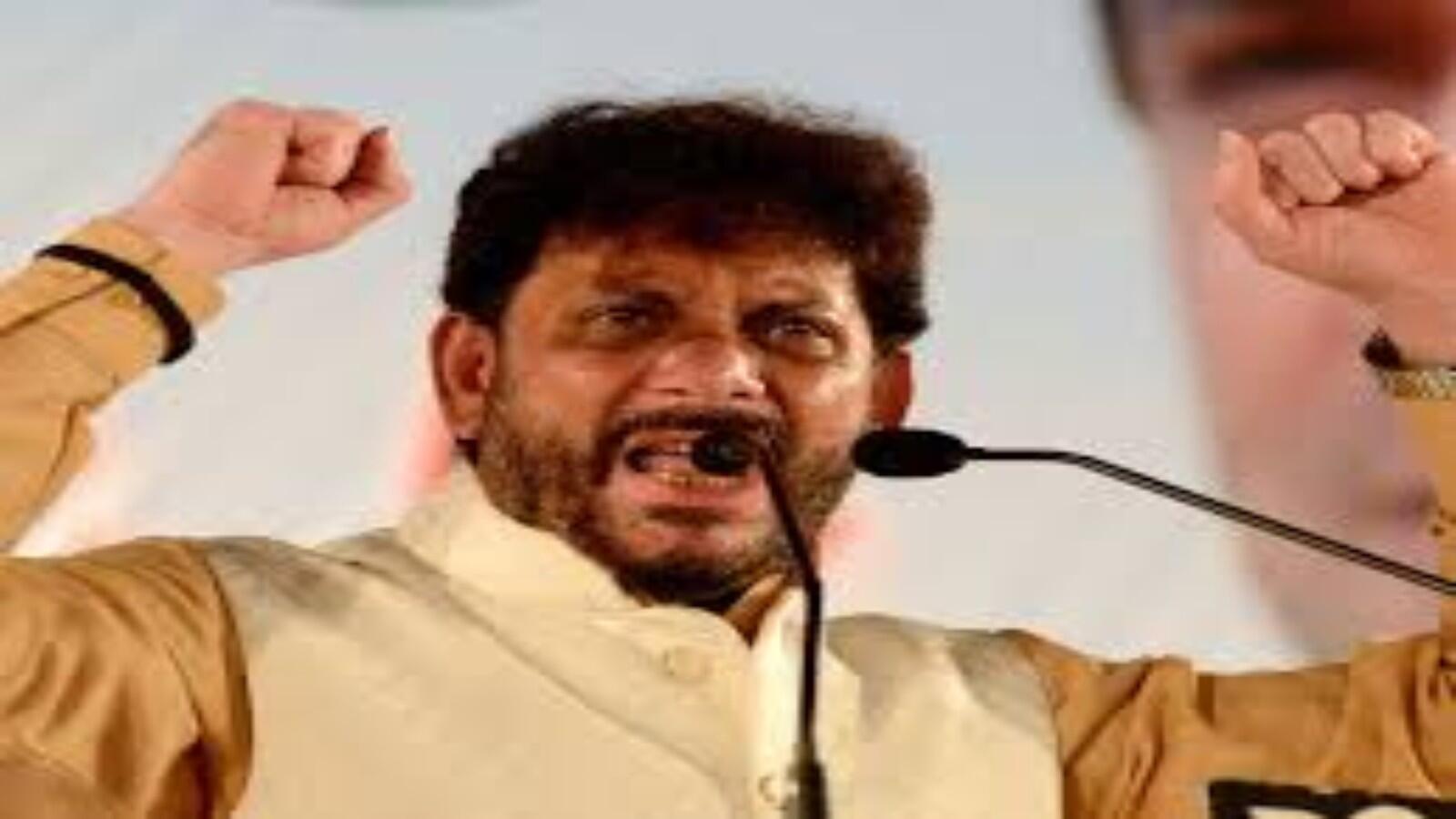 FIR filed against AIMIM leader Waris Pathan for inciting remarks