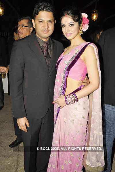 Kiran & Ramesh Sippy's 20th wedding anniv.