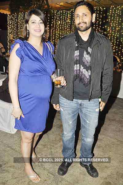 Kiran & Ramesh Sippy's 20th wedding anniv.