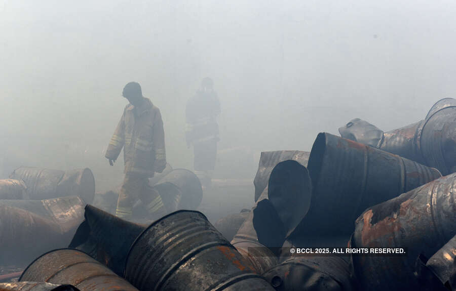 Fire engulfs warehouse, Rs 100 cr worth raw material gutted