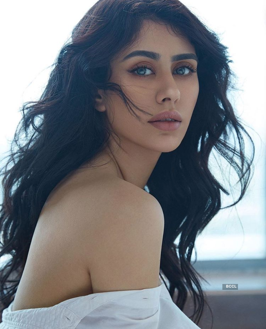 Warina Hussain's Pictures