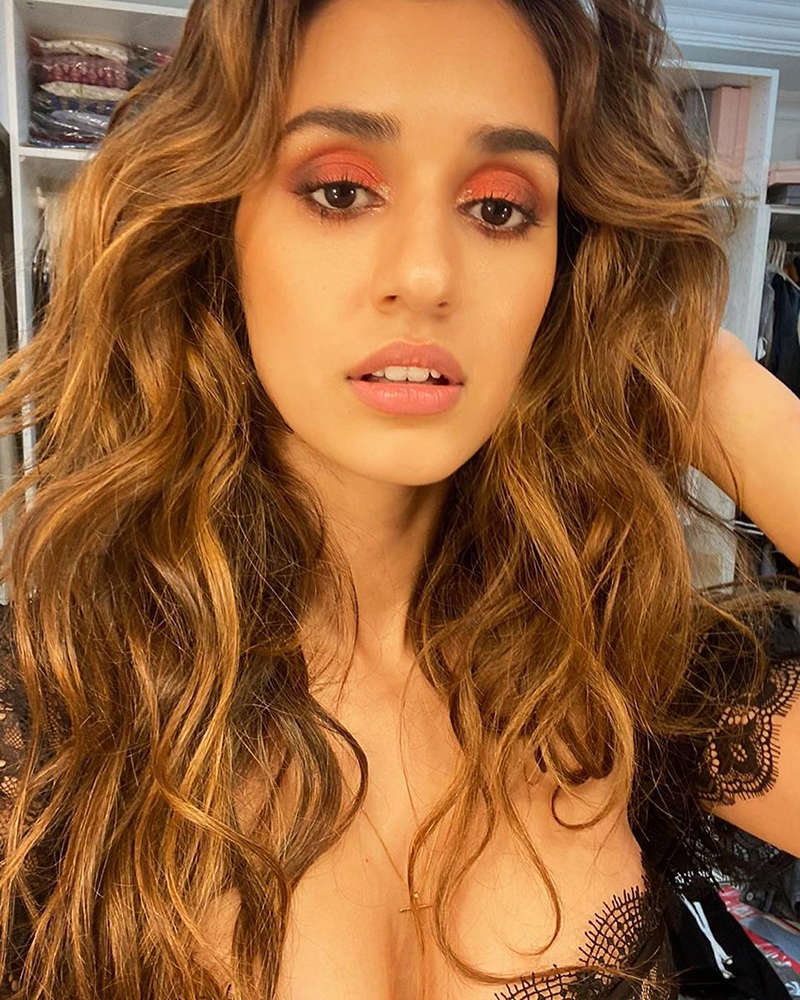 New pictures of Disha Patani in a short shimmery dress will make your hearts skip a beat