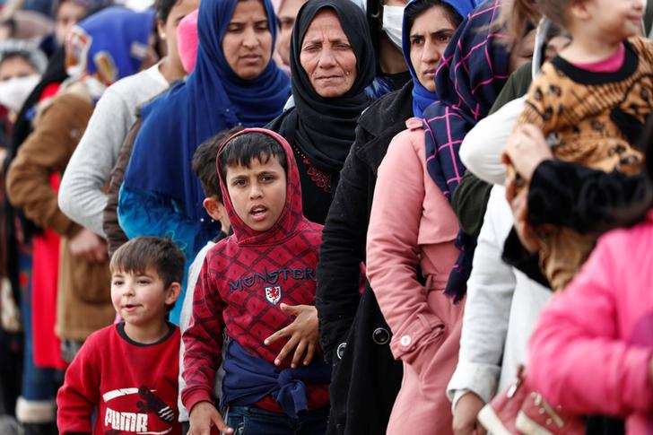 In pics: Greece blocks migrants at Turkish border