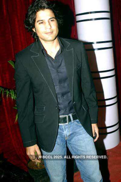 Rajeev Khandelwal ties the knot