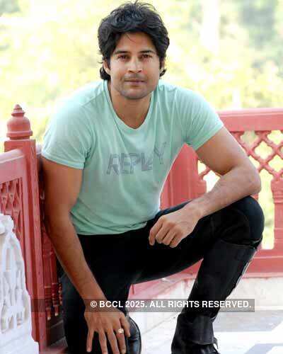 Rajeev Khandelwal ties the knot
