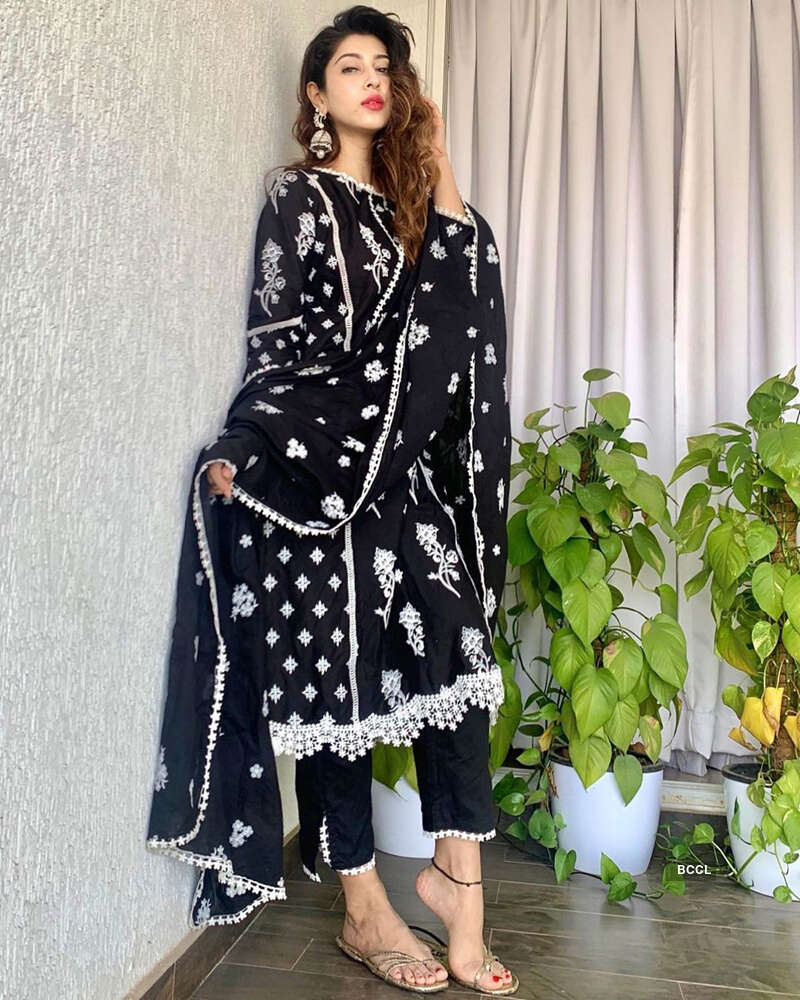<BR> is turning heads with her bewitching pictures <BR> is turning heads with her bewitching pictures