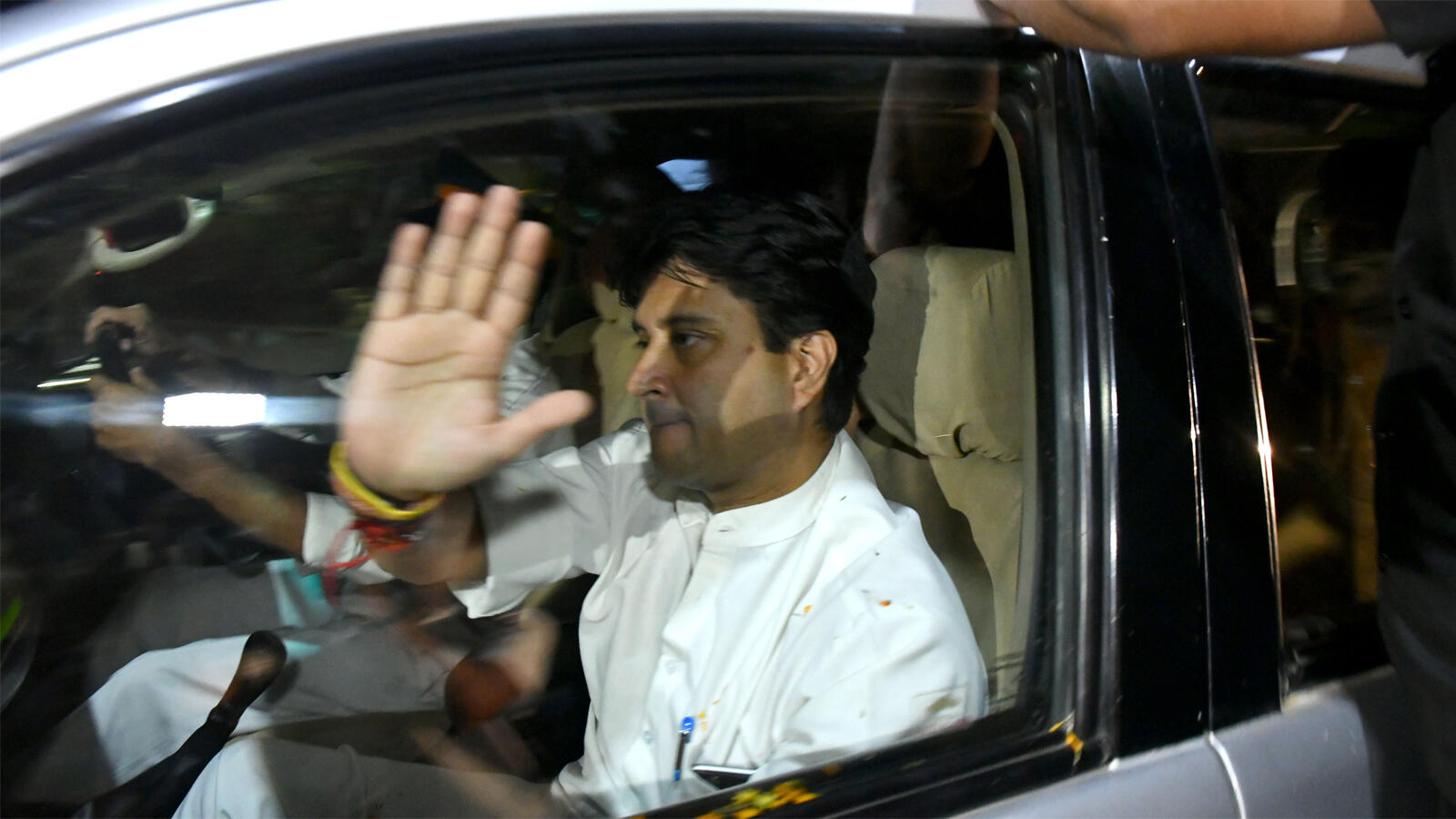 Mp Political Crisis Congress Leader Jyotiraditya Scindia Meets Pm