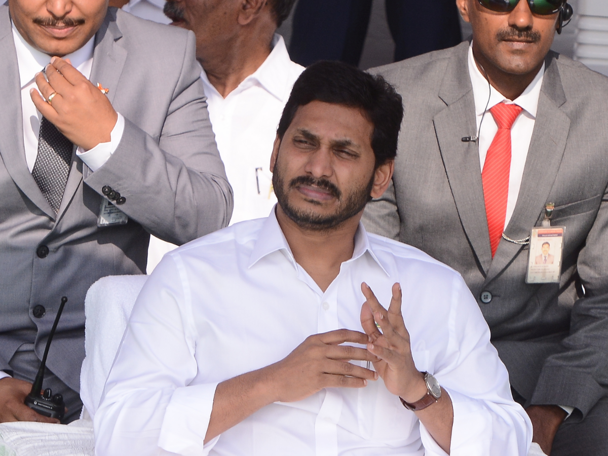 andhra pradesh high court orders cbi probe into ys jagan mohan reddy s uncle s murder andhra pradesh high court orders cbi