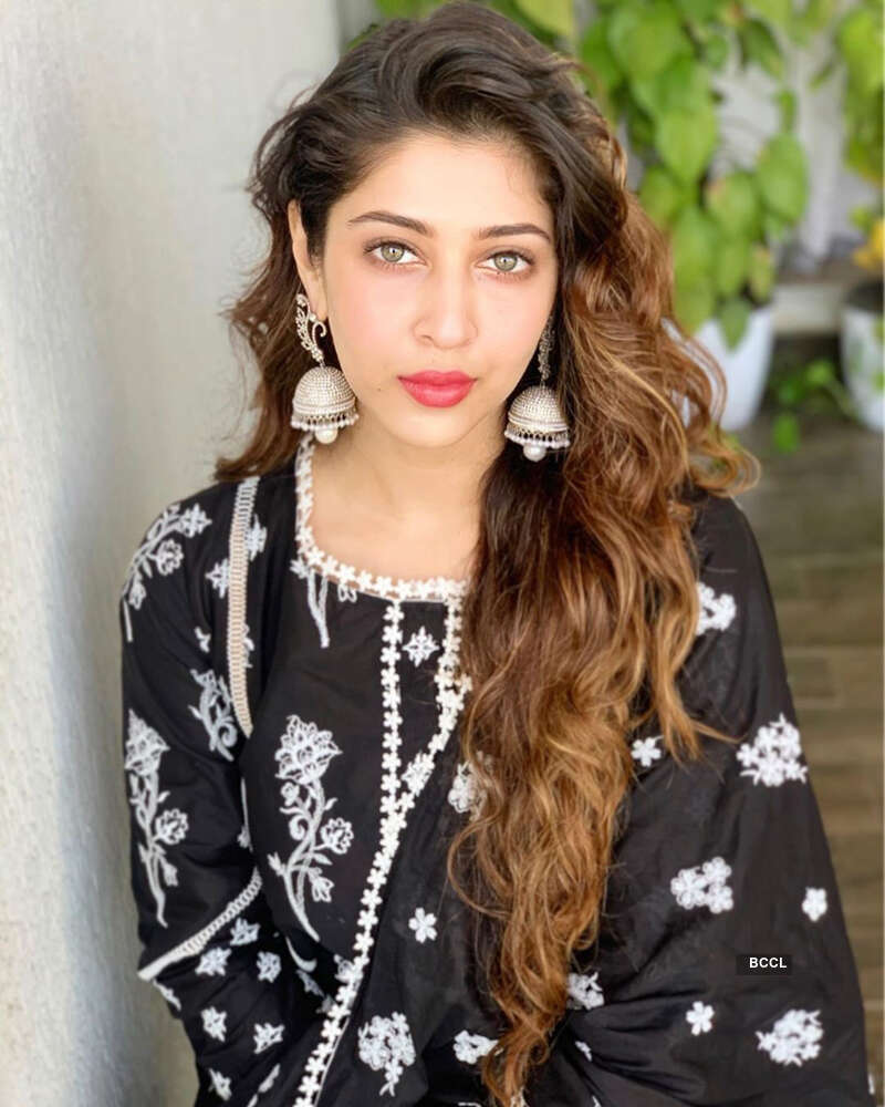 <BR> is turning heads with her bewitching pictures <BR> is turning heads with her bewitching pictures
