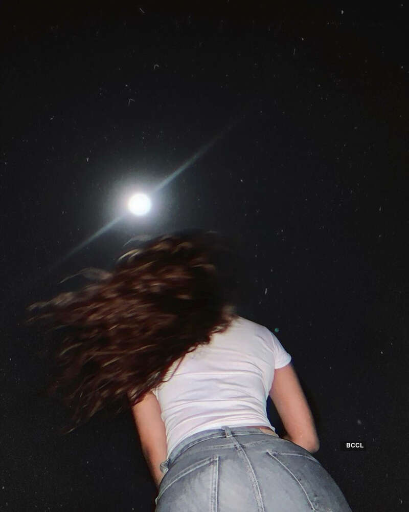 <BR> is turning heads with her bewitching pictures <BR> is turning heads with her bewitching pictures
