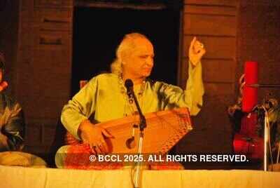 Pt. Jasraj performs