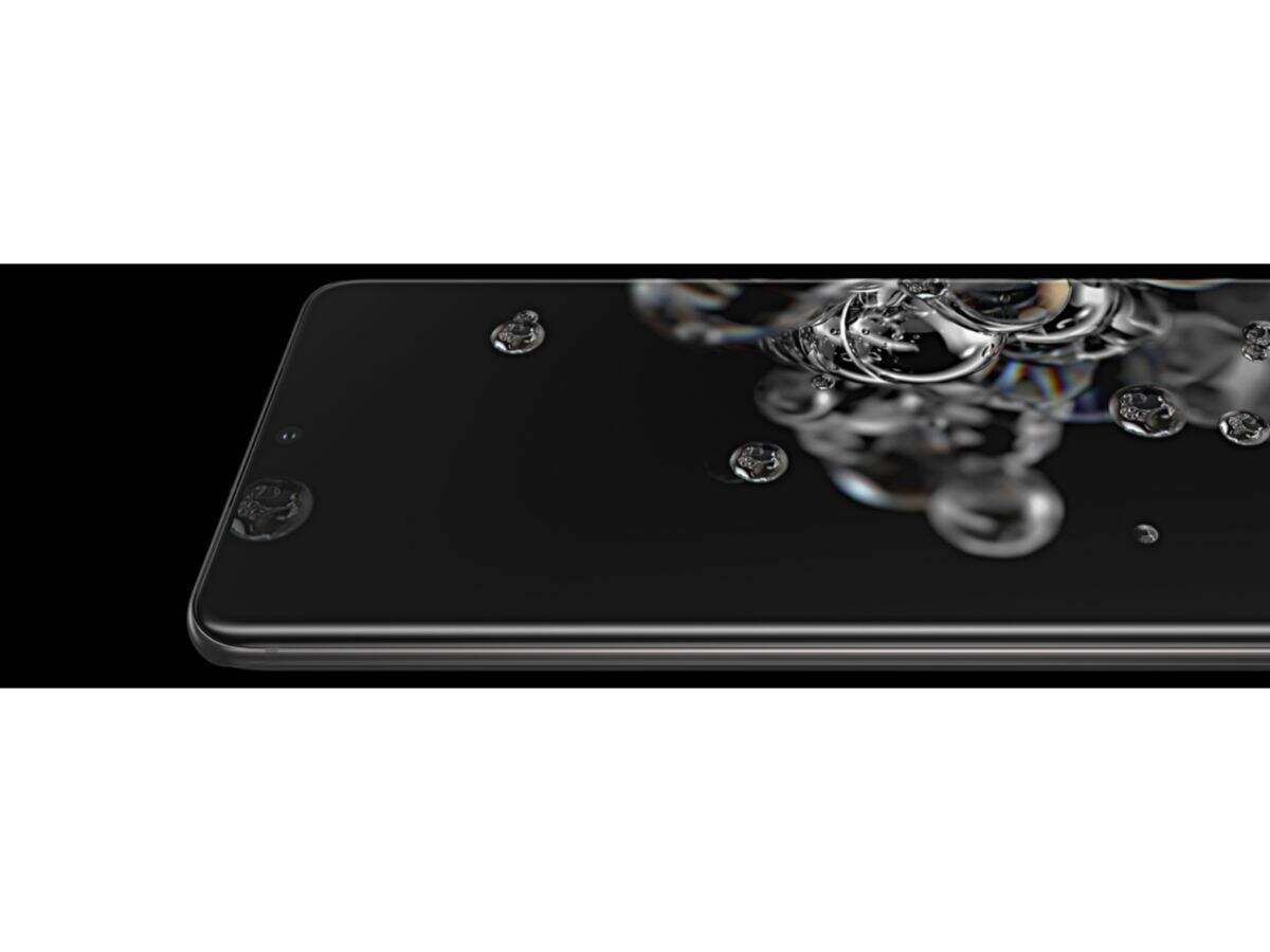 Front camera: Samsung Galaxy S20 Ultra offers a higher megapixel front camera