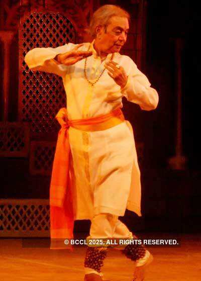 Pt. Birju & Zakir Hussain perform