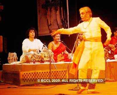 Pt. Birju & Zakir Hussain perform