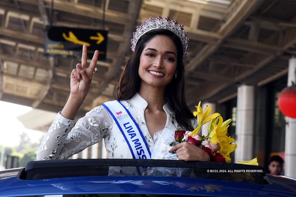 LIVA Miss Diva 2020 Runner-up Neha Jaiswal gets warm welcome in Jaipur