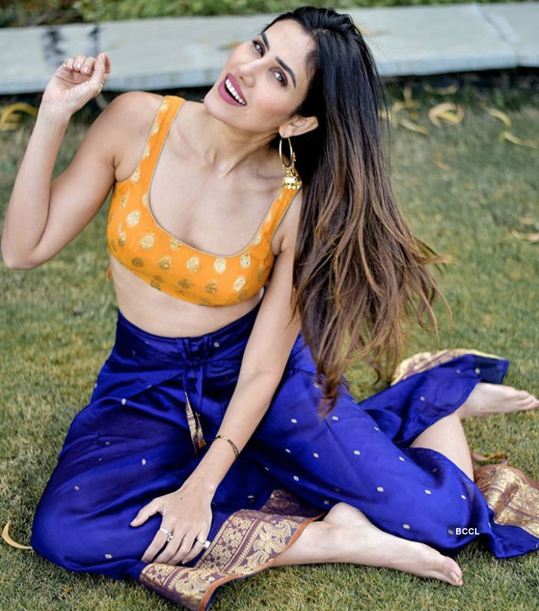 Sonnalli Seygall Is Teasing The Cyberspace With Her Gorgeous Pictures The Etimes Photogallery