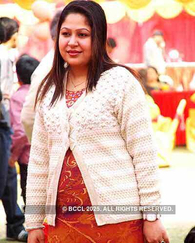 Santosh & B N Kapoor's 50th wedding anniv.