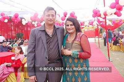 Santosh & B N Kapoor's 50th wedding anniv.