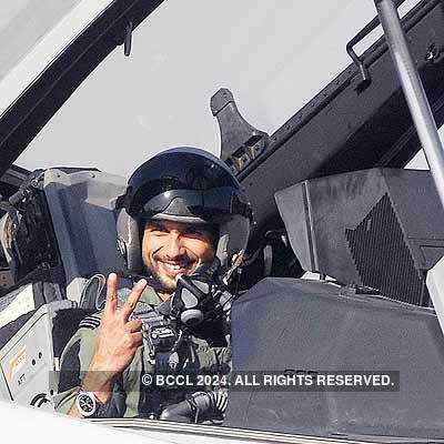 Shahid flies F-16 fighter