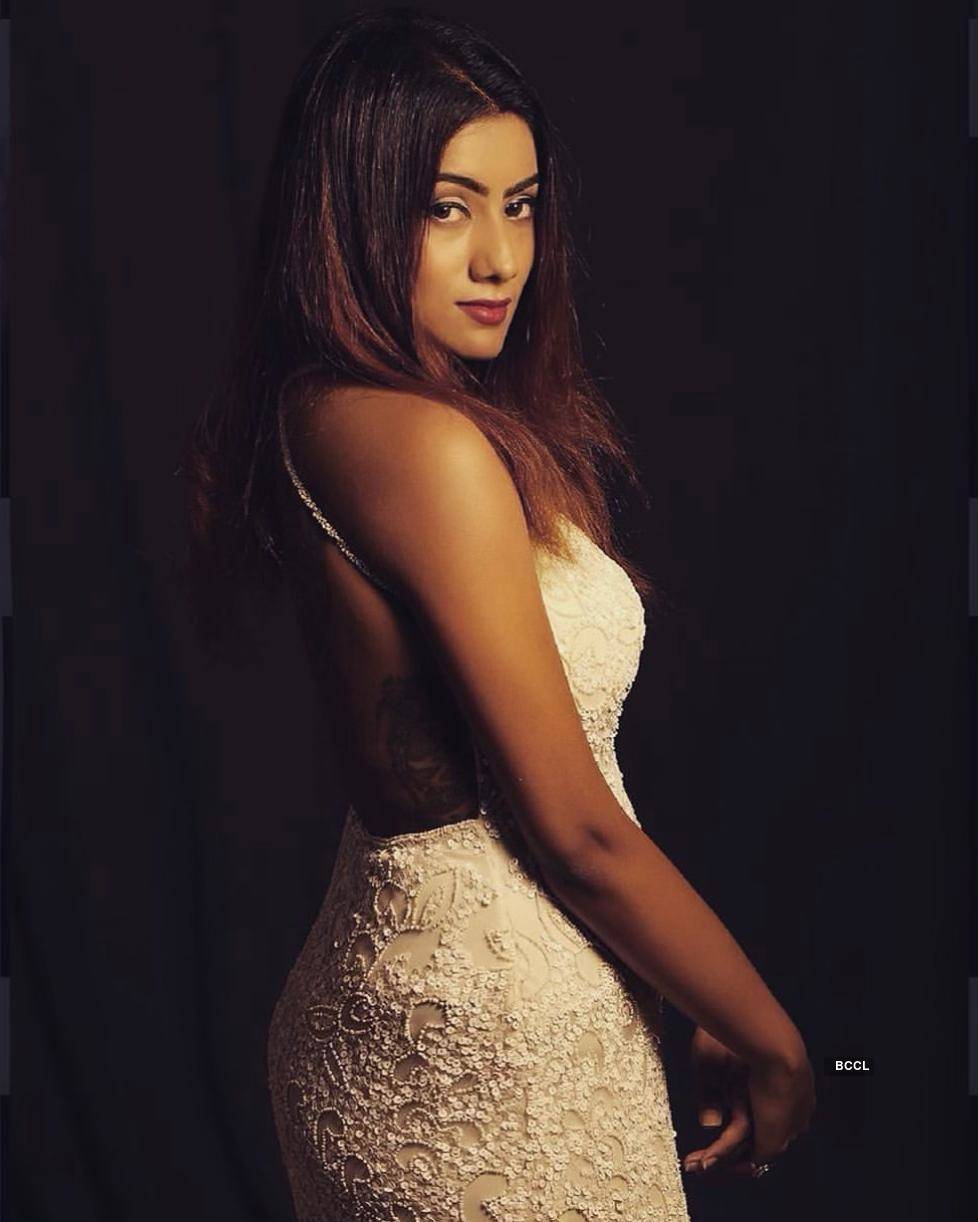 Gorgeous pictures of Ishita Gupta, the new face in tinsel town...