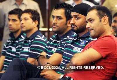 Cricketers at website launch