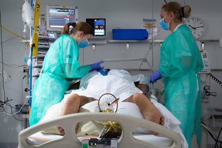 These pictures show how doctors are fighting the growing coronavirus pandemic