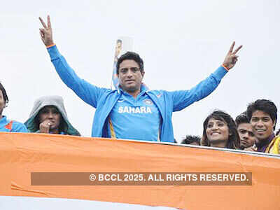 Anand shoots for 'World Cup' song 