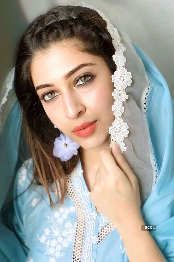 <BR> is turning heads with her bewitching pictures <BR> is turning heads with her bewitching pictures