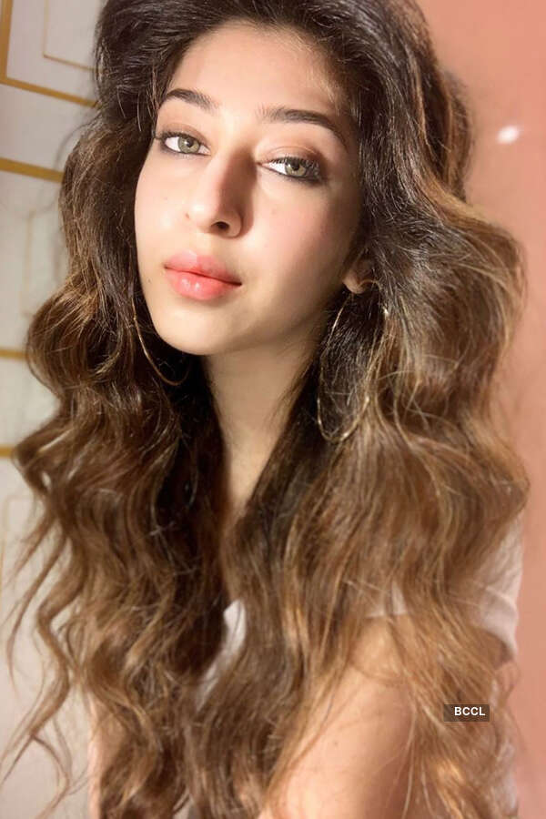 <BR> is turning heads with her bewitching pictures <BR> is turning heads with her bewitching pictures