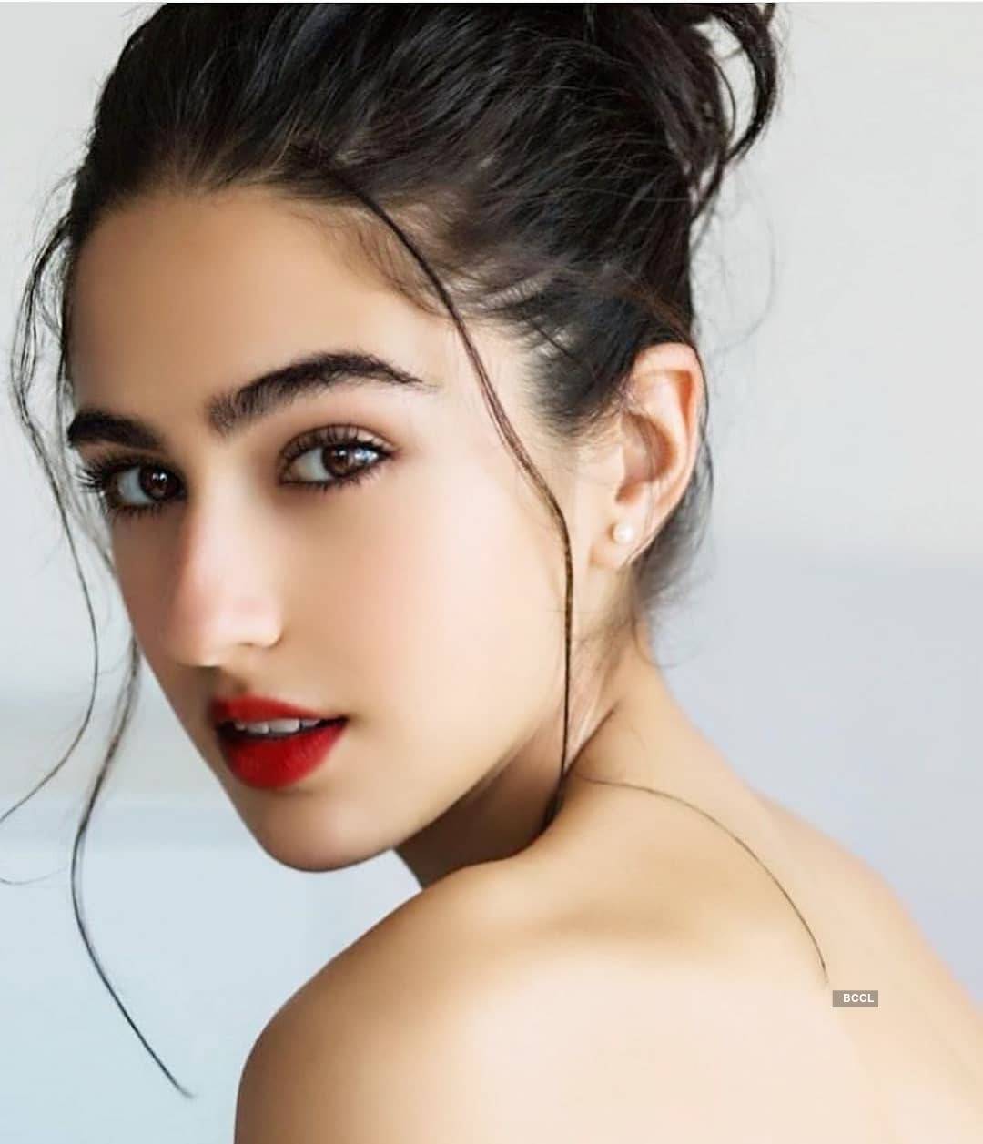 Amazing transformation pictures of Sara Ali Khan are breaking the internet...