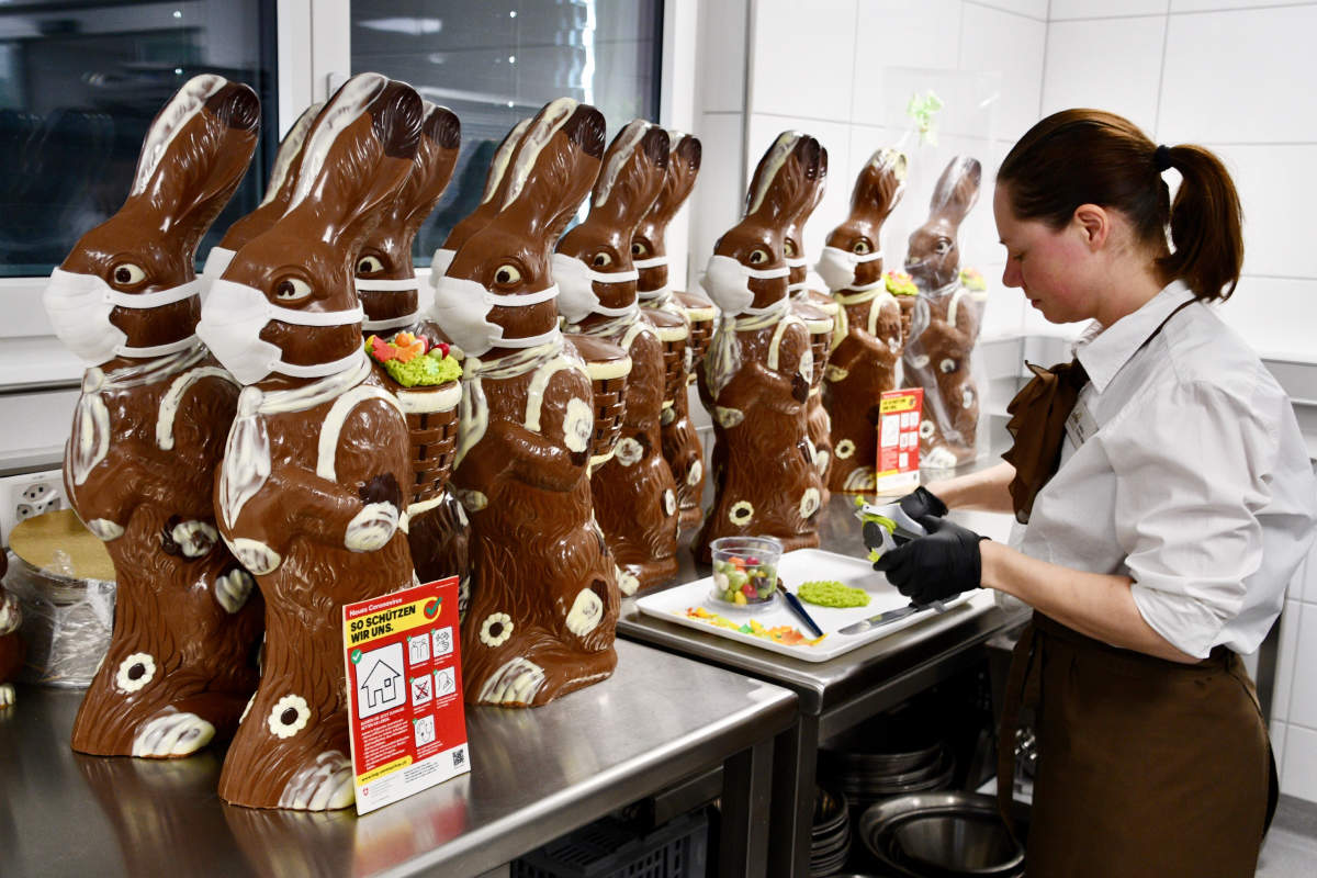 Pictures of Easter Bunnies spreading awareness during the Covid-19 outbreak are too cute to be missed!