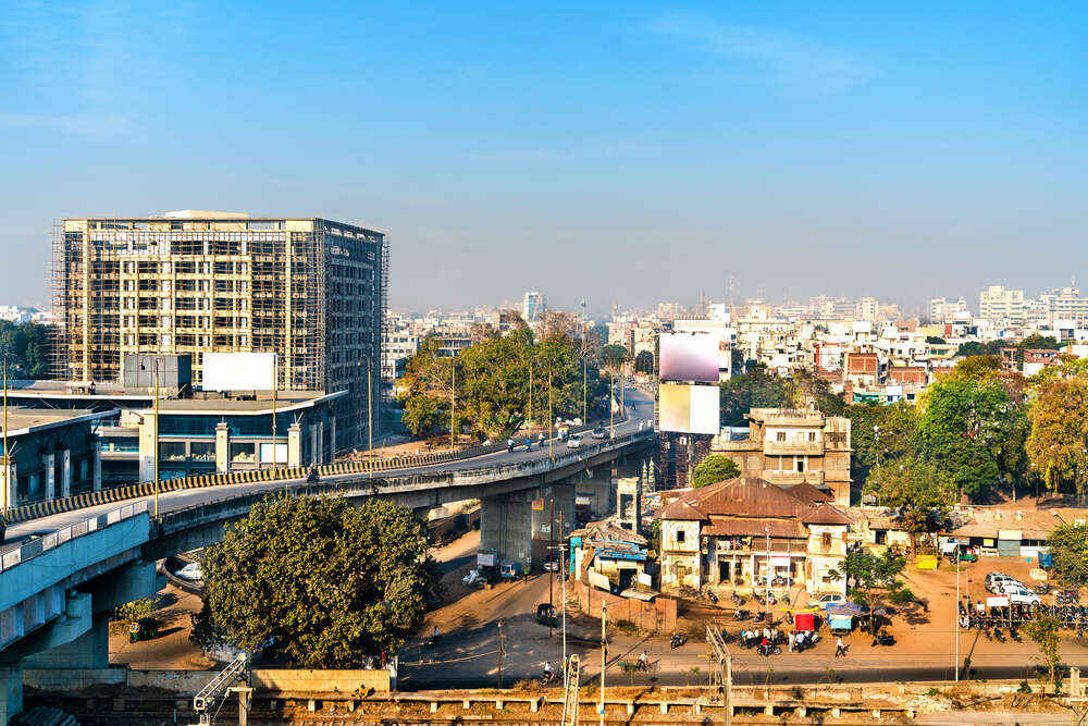 COVID-19: Vadodara police installs hydrogen balloons to monitor lockdown violators COVID-19: Vadodara police installs hydrogen balloons to monitor lockdown violators