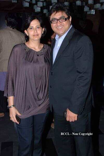 Rehan (C) at Kimaya - Trilogy bash on February 16, 2011 - Photogallery