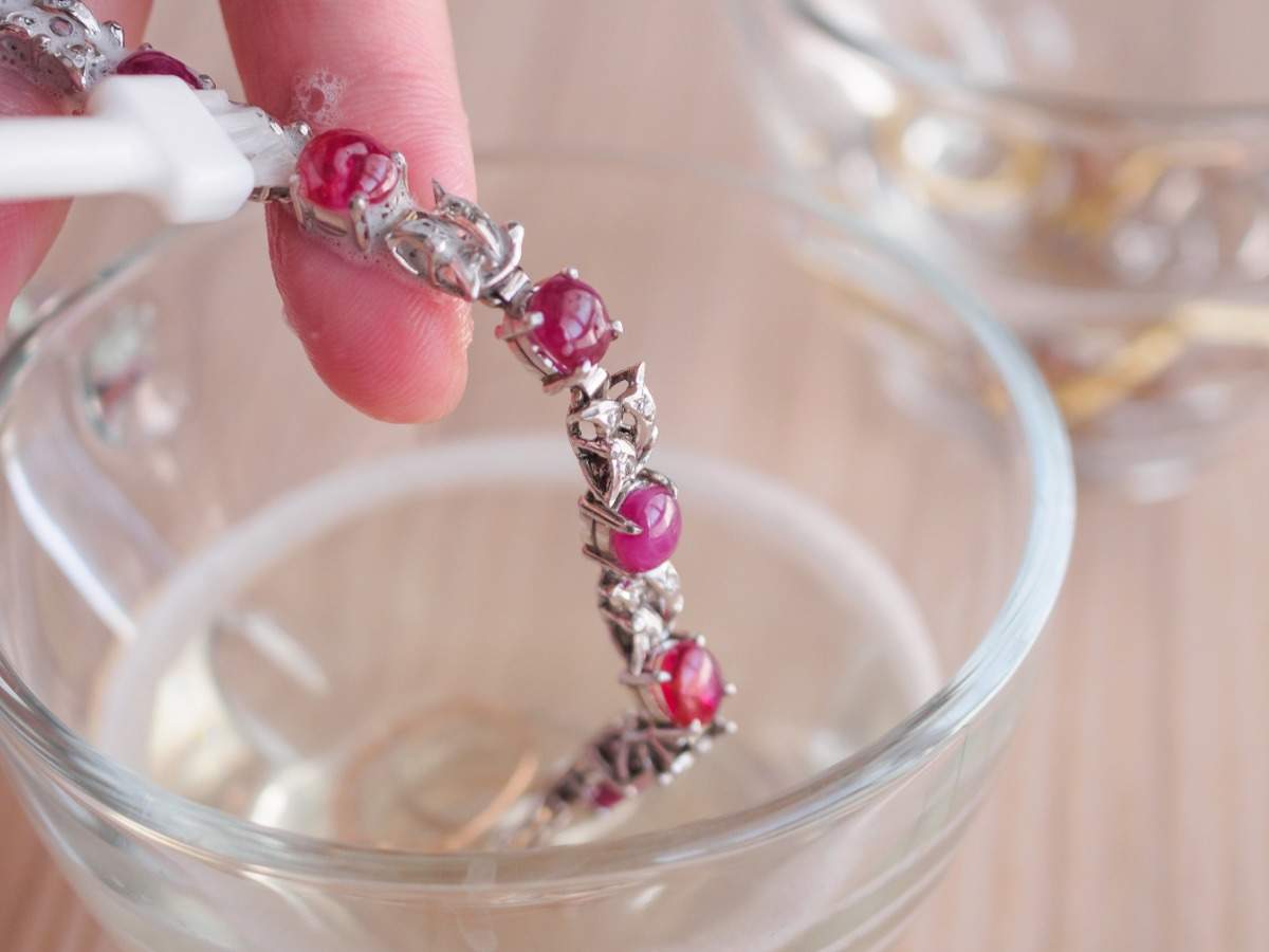cleaning your jewellery