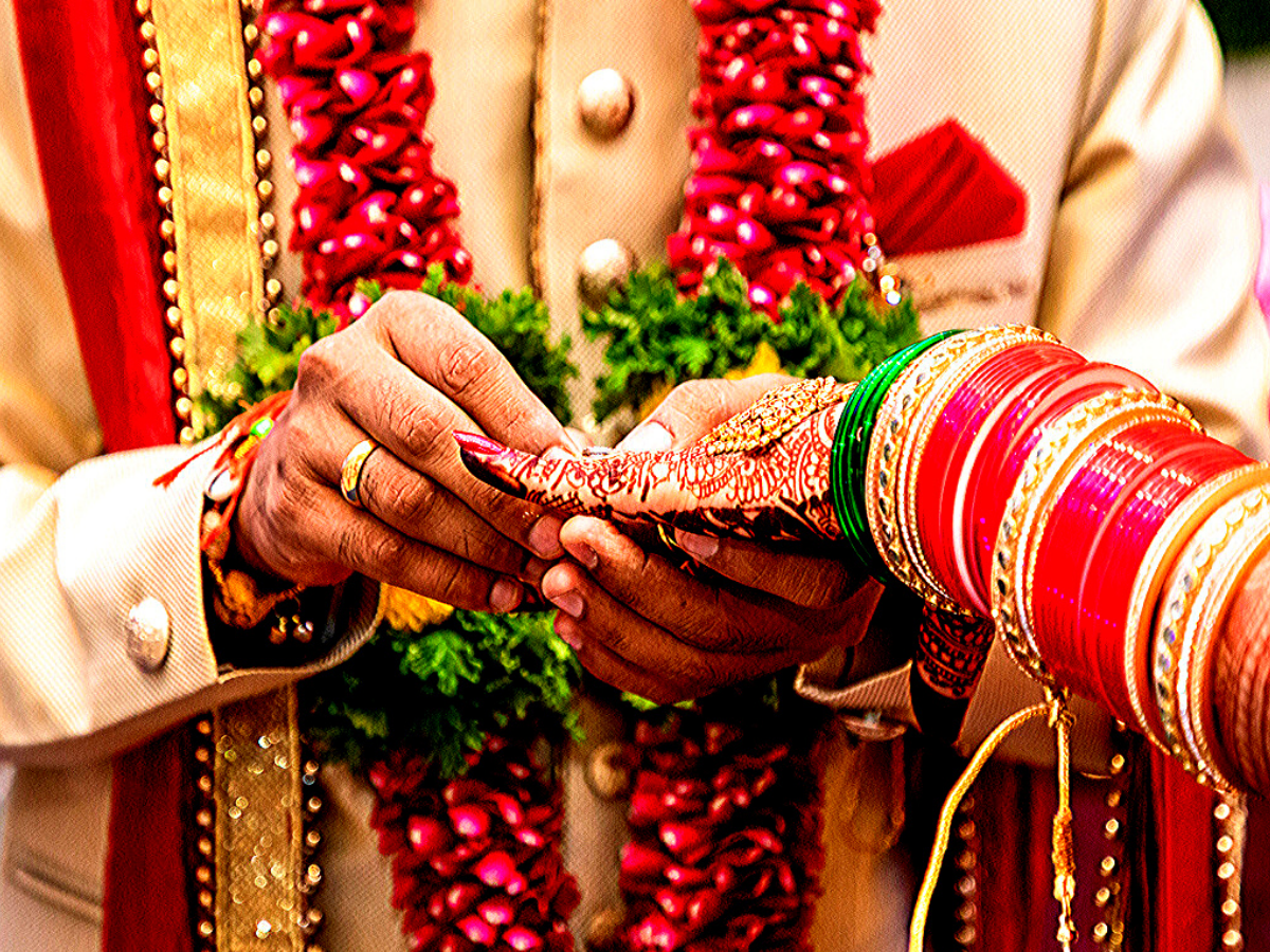 What is the perfect age to get married, as per the zodiac signs | The Times  of India