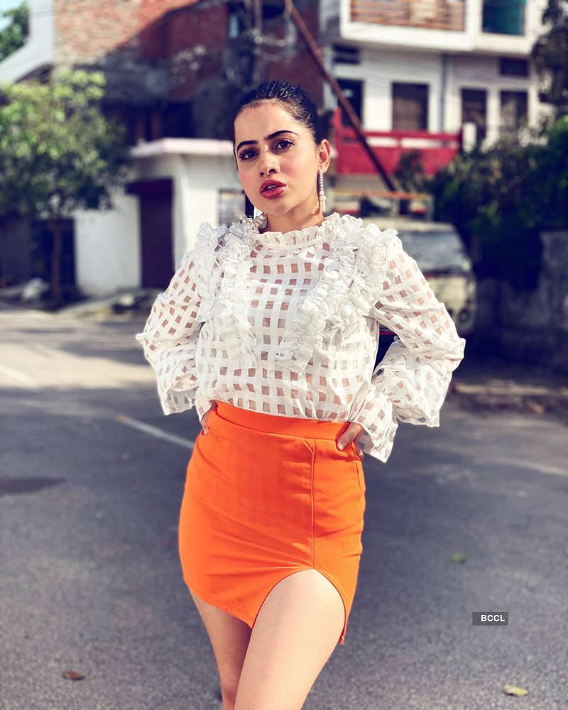 Urfi Javed commands attention with unconventional outfits, bewitching pictures make heads turn