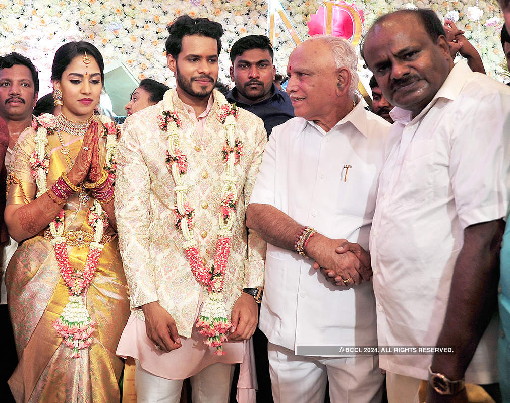 Raveena Tandon lashes out at former Karnataka CM’s son Nikhil Kumaraswamy for getting married amid coronavirus lockdown